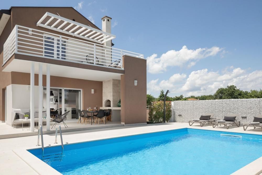 Villa à Svetvincenat, Croatie, 230 m² - image 1