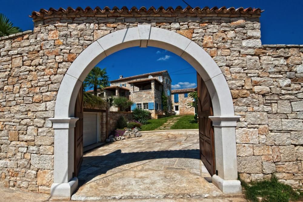 Villa in Tinjan, Kroatien, 440 m² - Foto 1