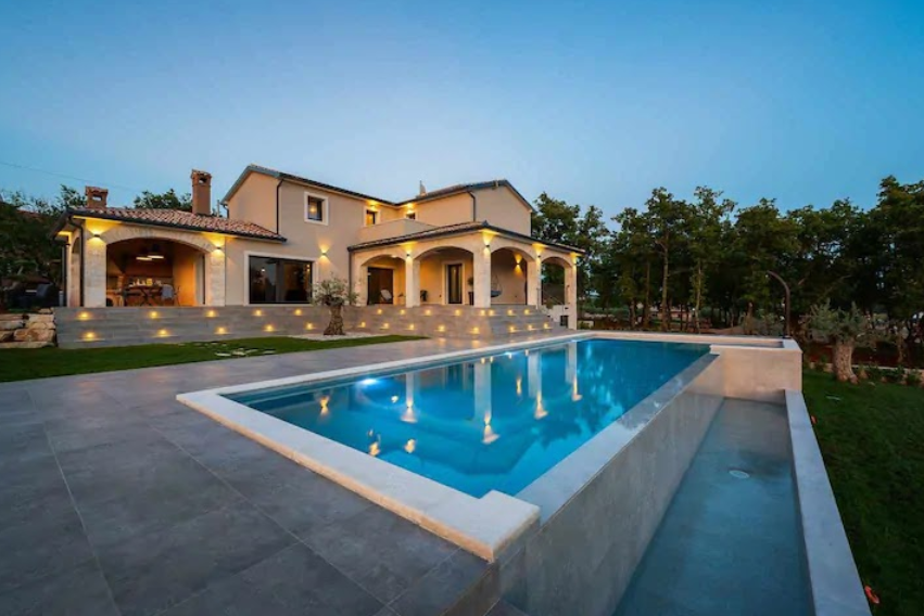 Villa in Vizinada, Croatia, 280 m² - picture 1