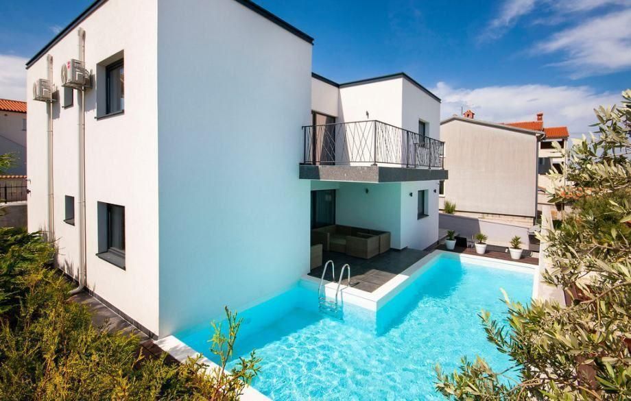 Villa à Pula, Croatie, 255 m² - image 1