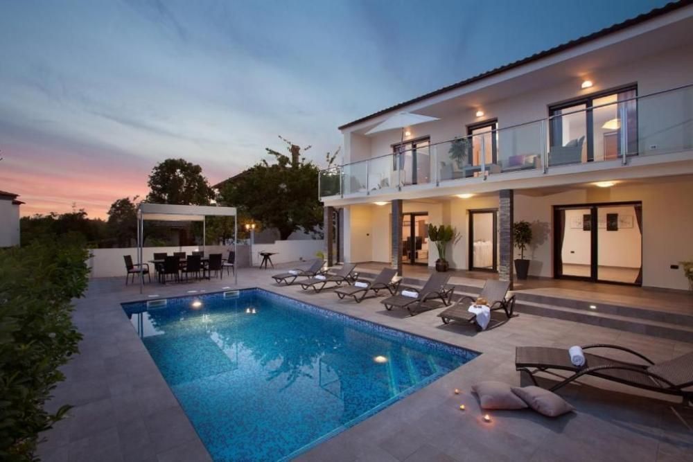 Villa en Medulin, Croacia, 220 m² - imagen 1