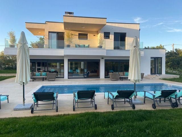 Villa in Poreč, Kroatien, 201 m² - Foto 1