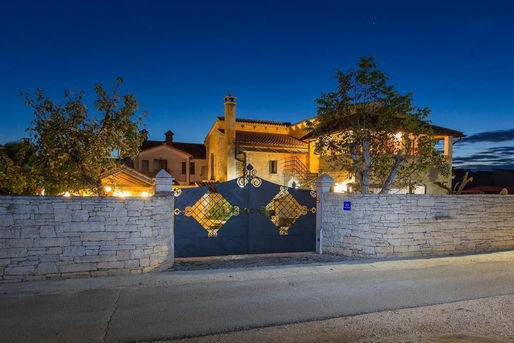 Villa Sveti Petar u Šumi, Sveti Petar U Šumi, Croatie, 311 m² - image 1