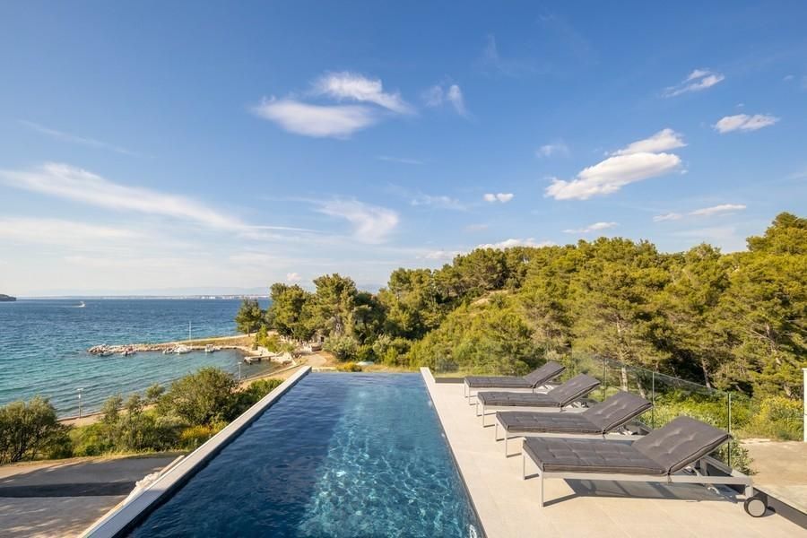Villa Ugljan, Croatia, 260 m² - picture 1