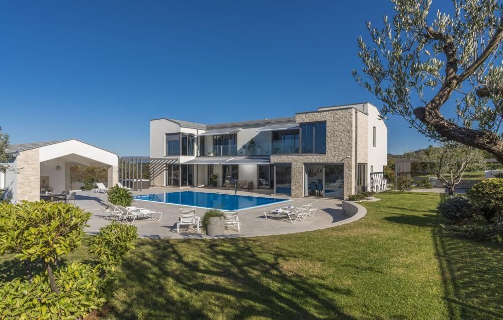 Villa in Motovun, Croatia, 447 m² - picture 1