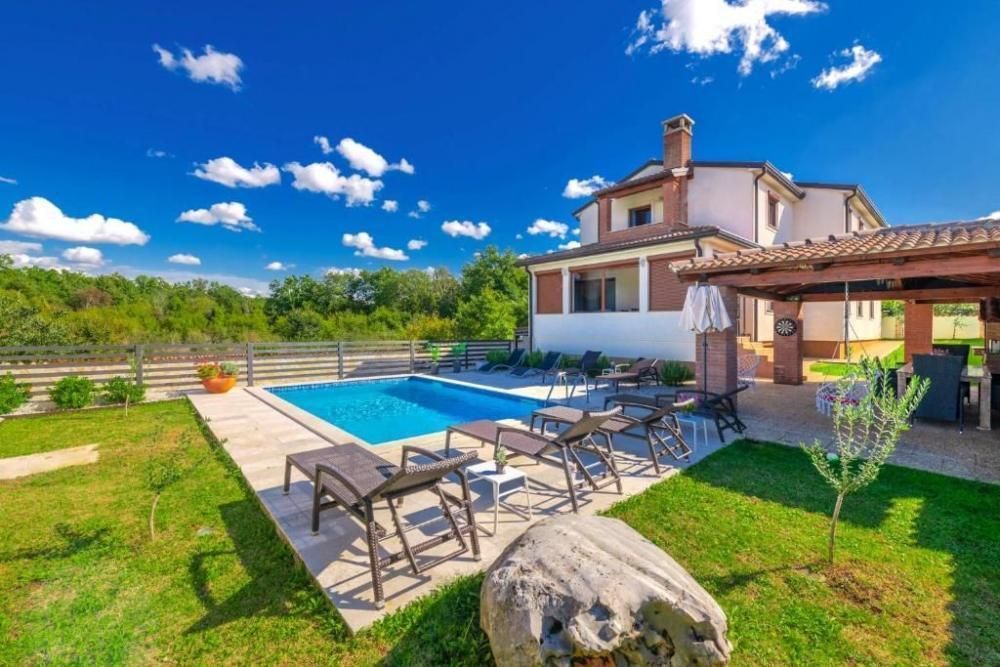 Villa in Porec, Croatia, 285 m² - picture 1