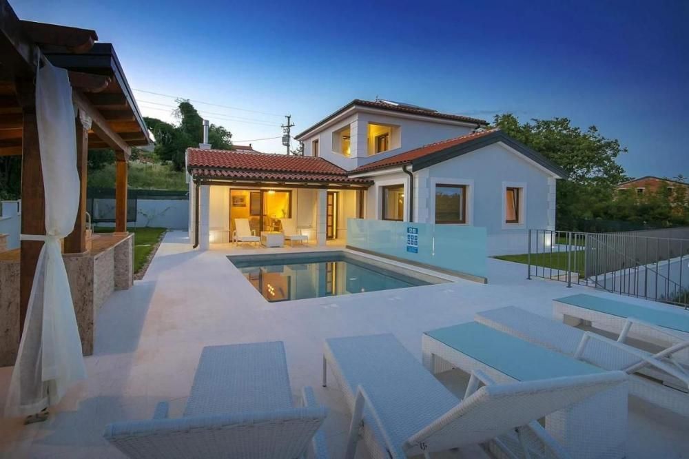 Villa in Brtonigla, Croatia, 203 m² - picture 1