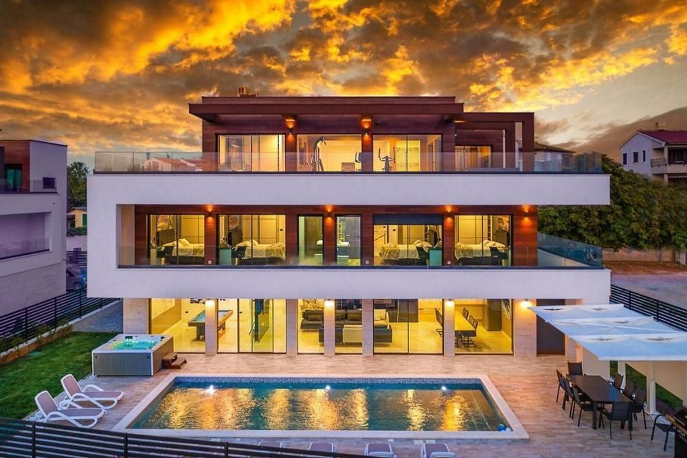 Villa Premantura, Medulin, Croatie, 380 m² - image 1