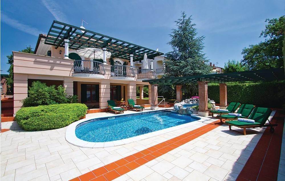 Villa à Poreč, Croatie, 362 m² - image 1