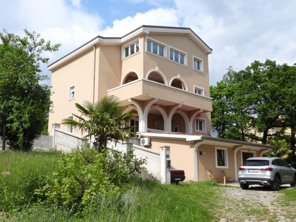 Hotel Matulji, Croacia, 550 m² - imagen 1