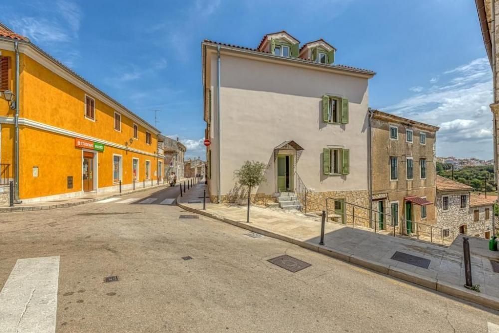 Hôtel à Vrsar, Croatie, 120 m² - image 1