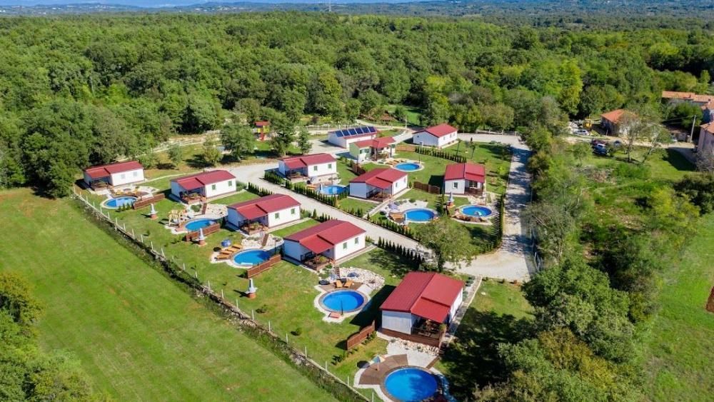 Hotel in Tinjan, Kroatien - Foto 1