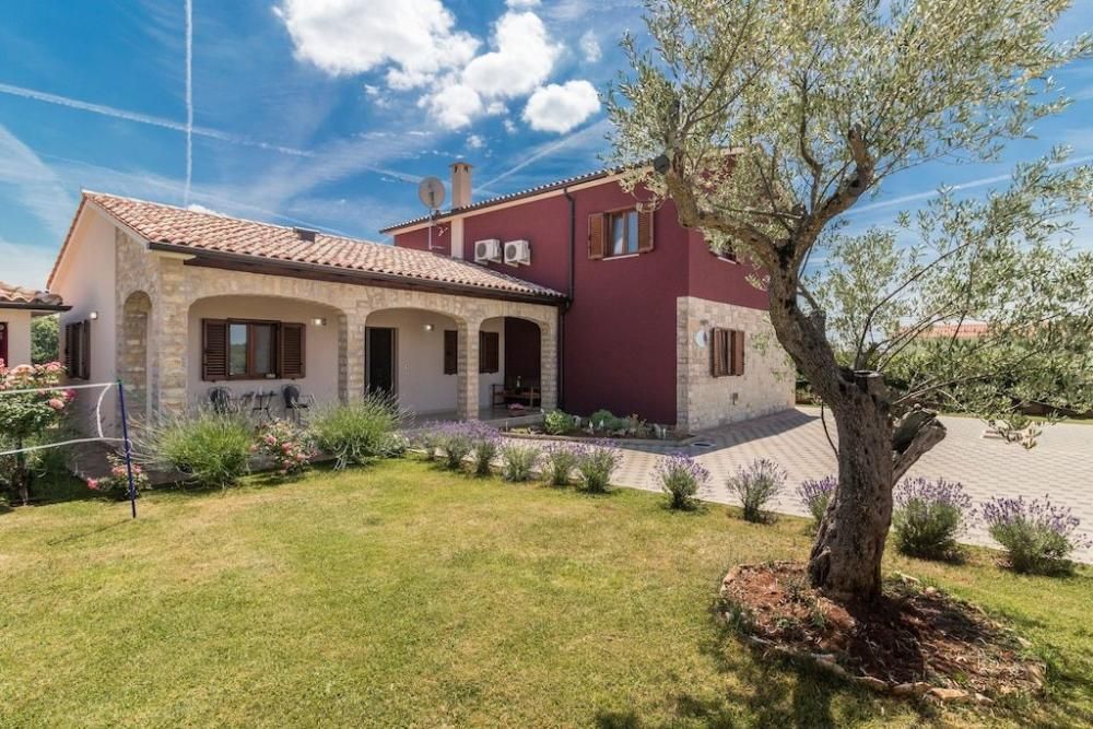 Villa à Svetvincenat, Croatie, 220 m² - image 1