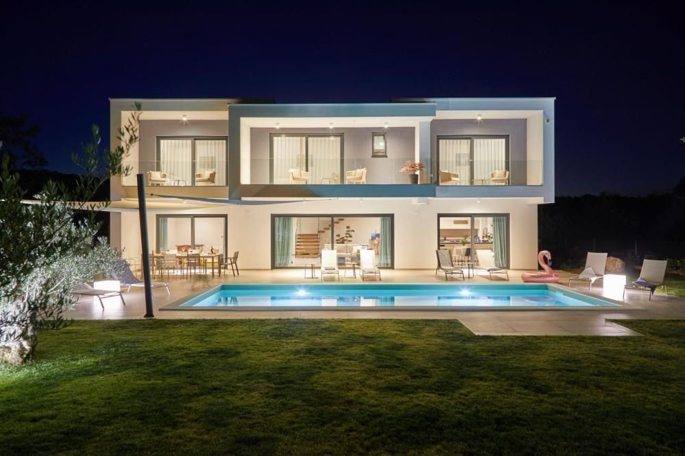 Villa on Krk, Croatia, 293 m² - picture 1