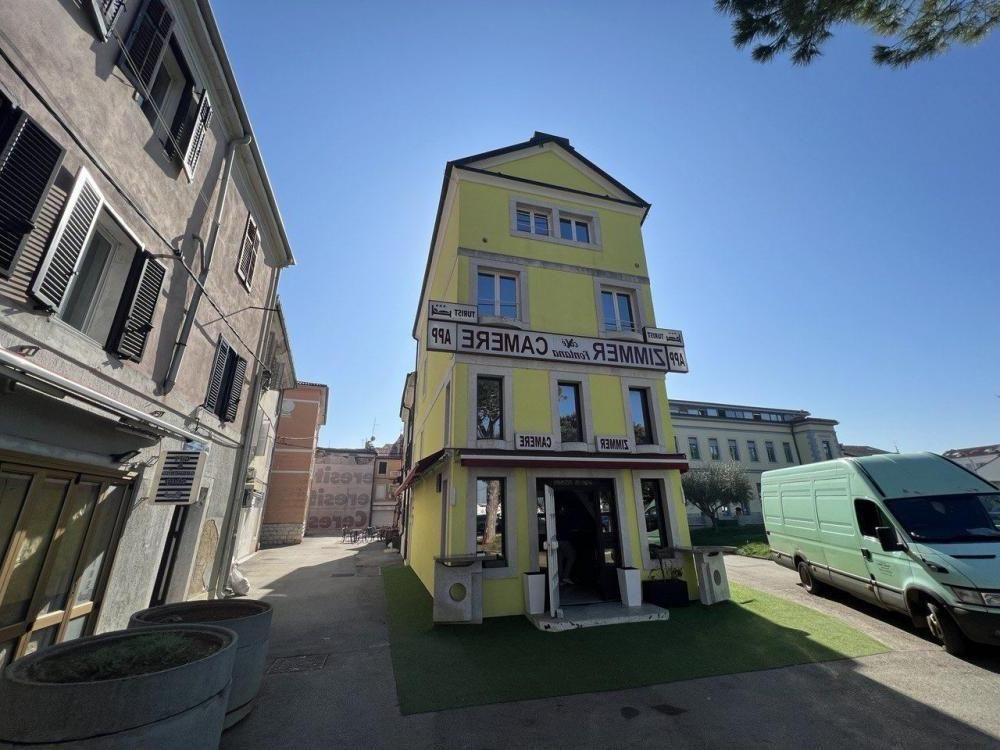 Hotel en Umag, Croacia, 240 m² - imagen 1