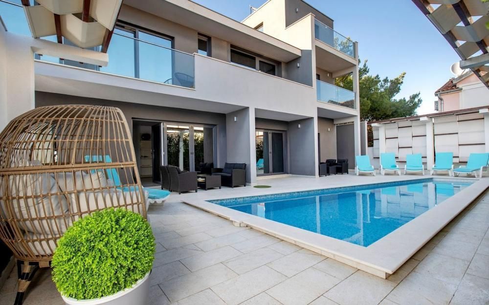 Hotel in Rogoznica, Croatia, 350 m² - picture 1