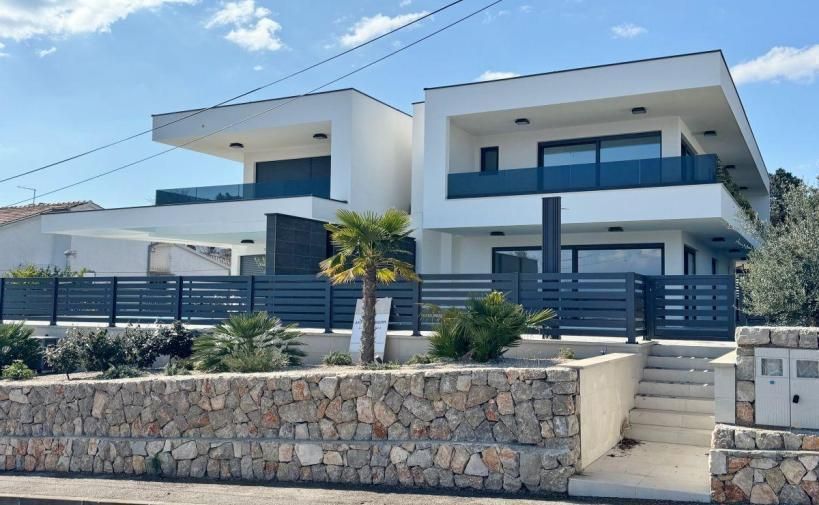 Villa Njivice, Omišalj, Croacia, 194 m² - imagen 1