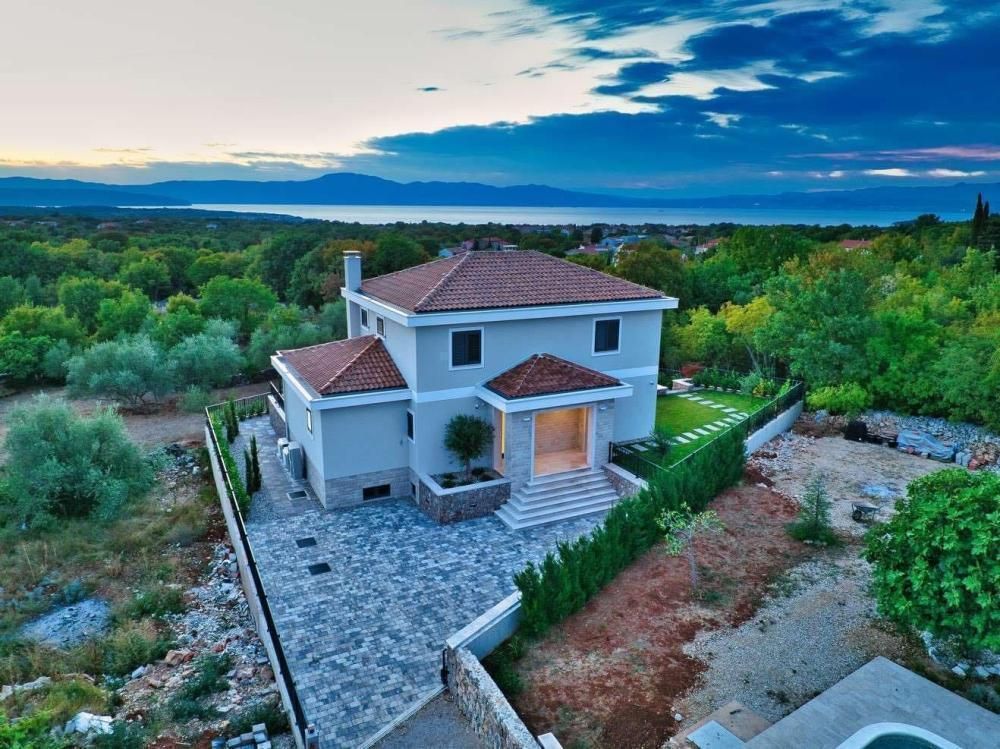 Villa sur l'île de Krk, Croatie, 200 m² - image 1