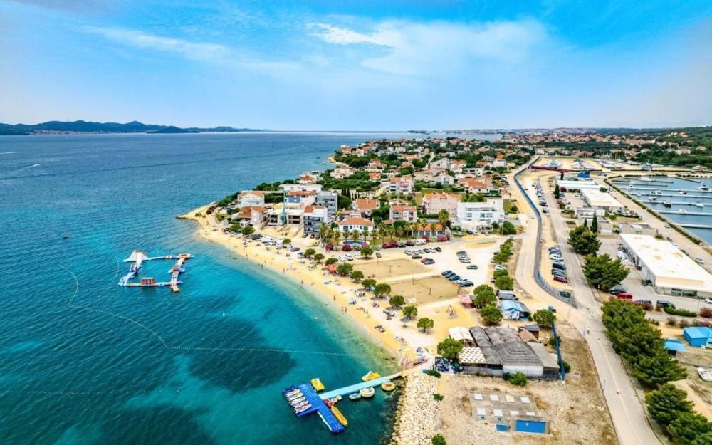 Hôtel à Bibinje, Croatie, 610 m² - image 1