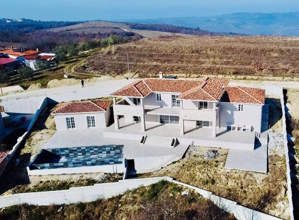 Villa in Vizinada, Croatia, 300 m² - picture 1