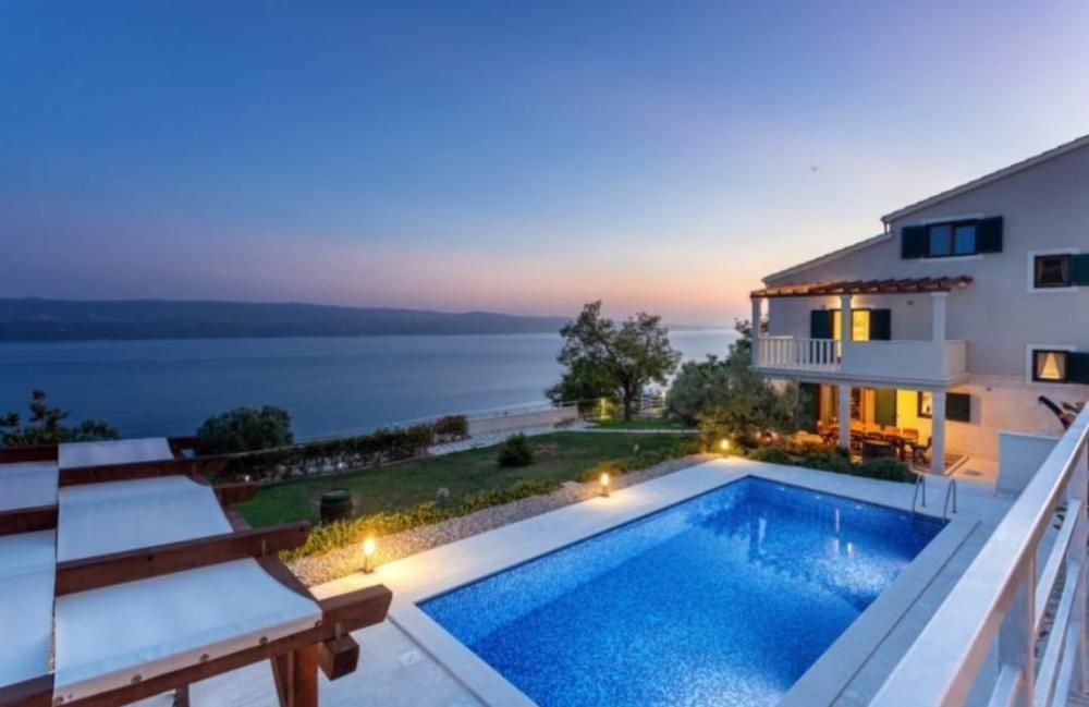 Villa en Omis, Croacia, 330 m² - imagen 1