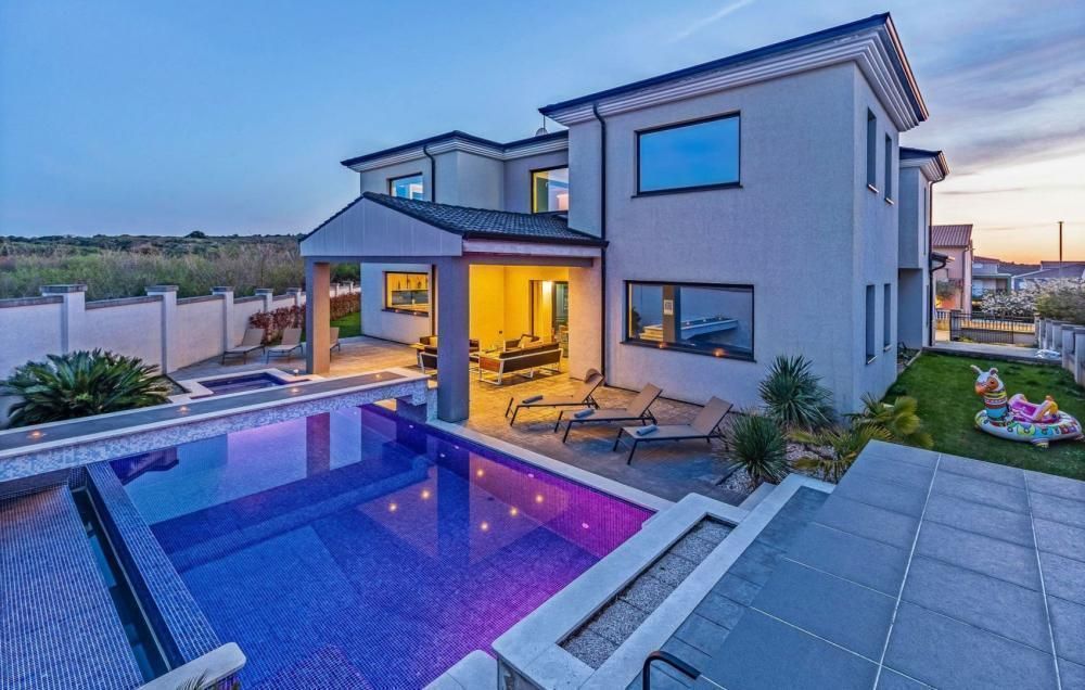 Villa in Medulin, Kroatien, 380 m² - Foto 1