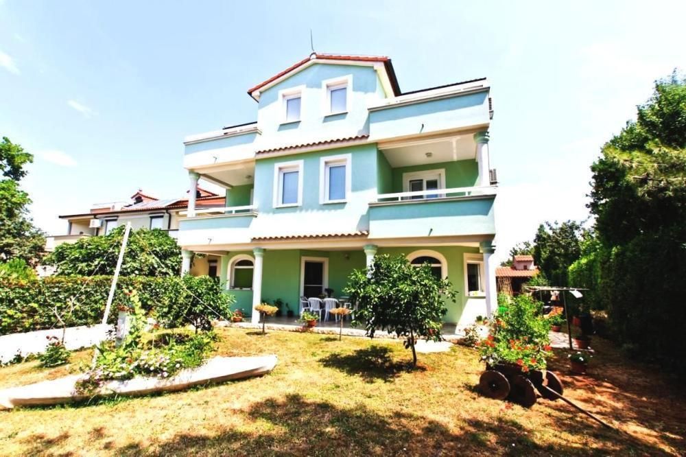 Hotel en Medulin, Croacia, 523 m² - imagen 1