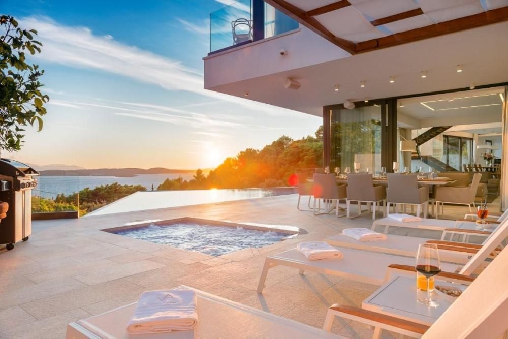 Villa on Hvar, Croatia, 280 m² - picture 1