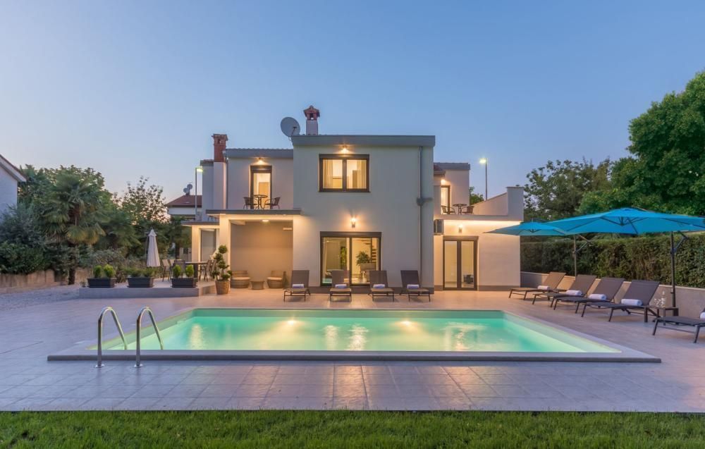 Villa en Poreč, Croacia, 230 m² - imagen 1