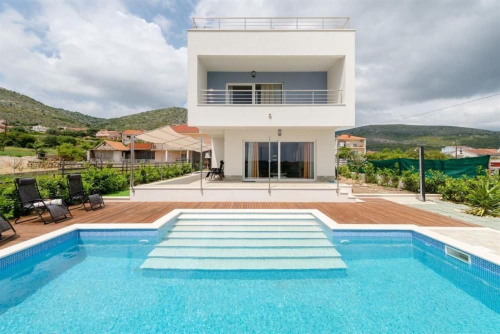 Villa en Ciovo, Croacia, 240 m² - imagen 1