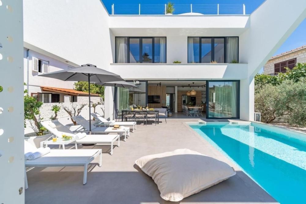 Villa Supetar, Croatia, 225 m² - picture 1