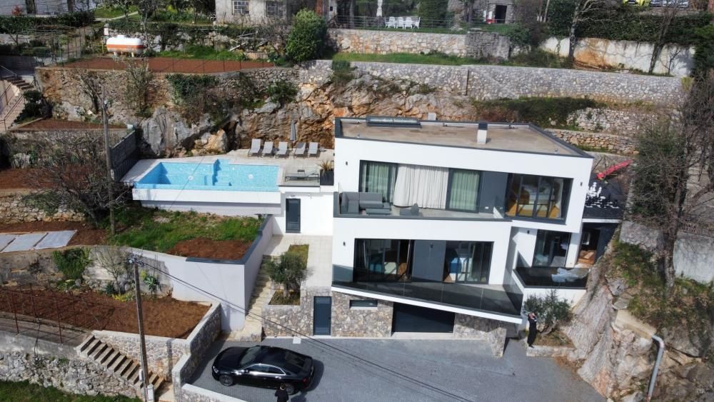 Villa à Opatija, Croatie, 255 m² - image 1