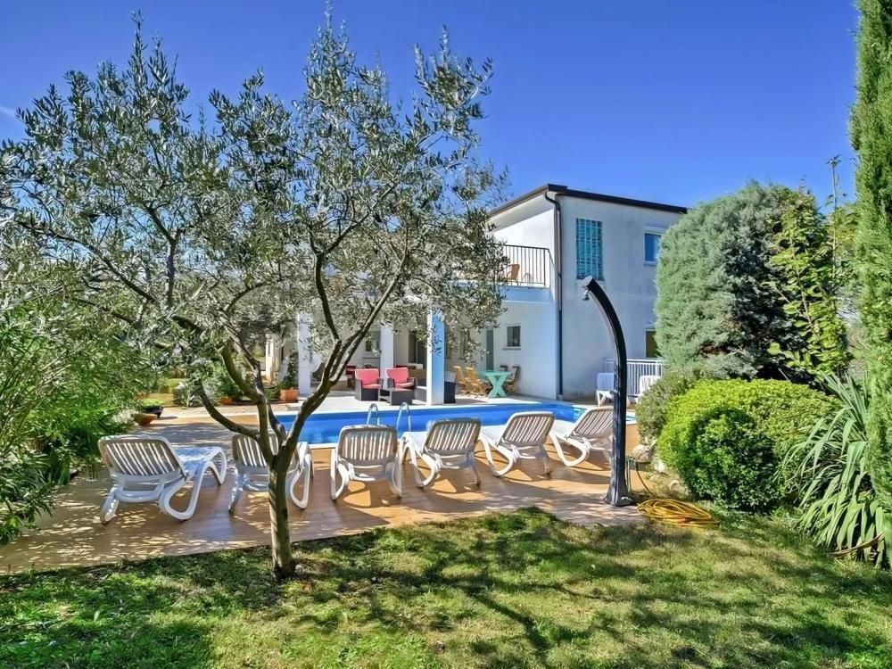 Hotel in Umag, Croatia, 380 m² - picture 1