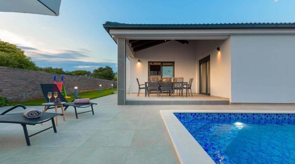 Villa en Pula, Croacia, 109 m² - imagen 1