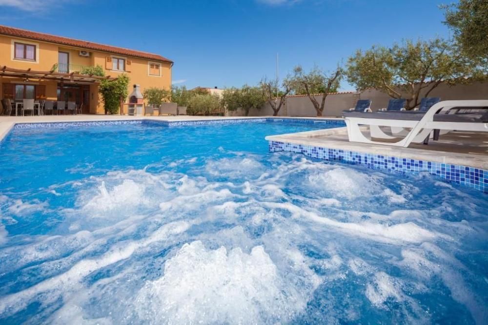 Villa en Medulin, Croacia, 500 m² - imagen 1