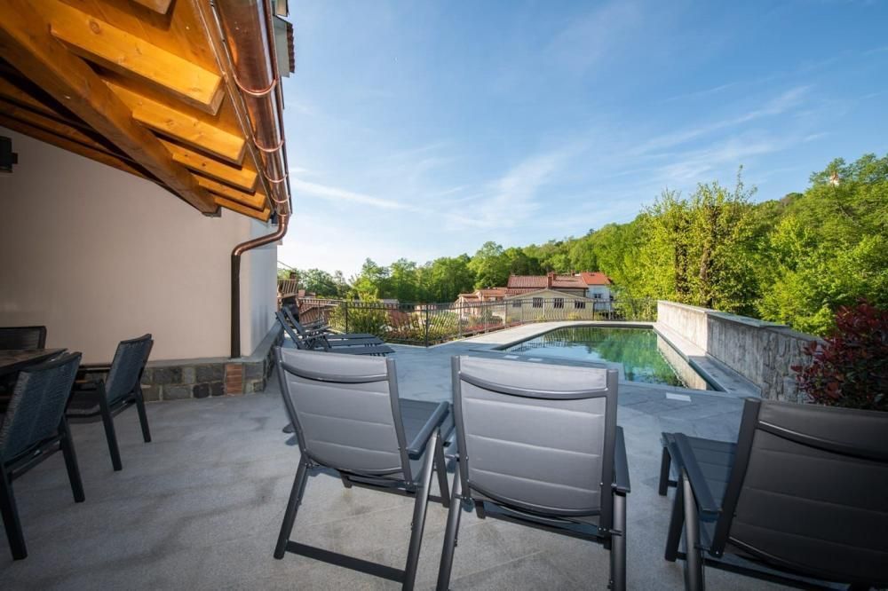 Villa Matulji, Croacia, 405 m² - imagen 1