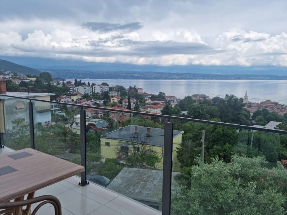 Hotel en Lovran, Croacia, 960 m² - imagen 1