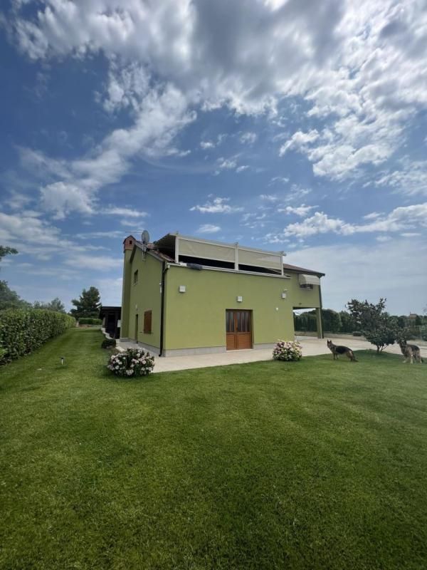 Villa en Fazana, Croacia, 300 m² - imagen 1