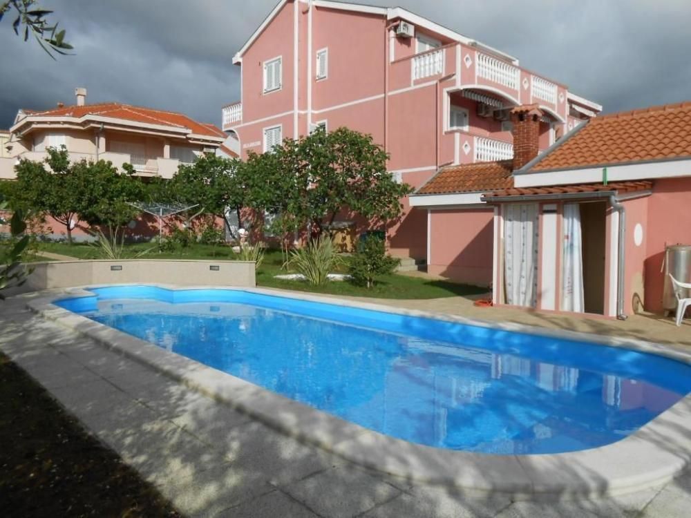 Hotel en Zadar, Croacia, 566 m² - imagen 1