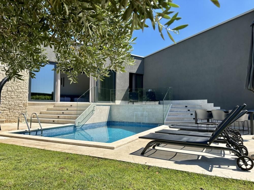 Villa in Umag, Kroatien, 400 m² - Foto 1