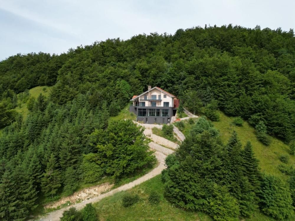 Villa à Delnice, Croatie, 540 m² - image 1