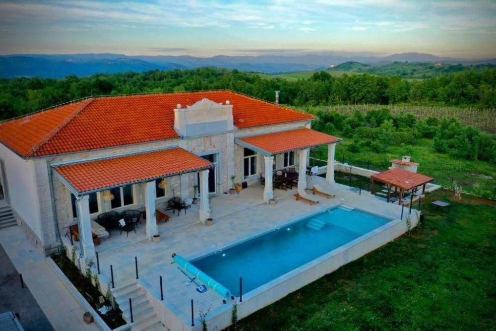 Villa in Vizinada, Croatia, 406 m² - picture 1