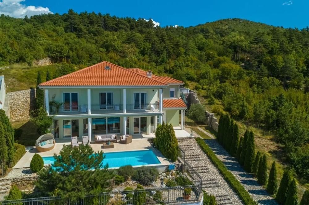 Villa à Crikvenica, Croatie, 550 m² - image 1