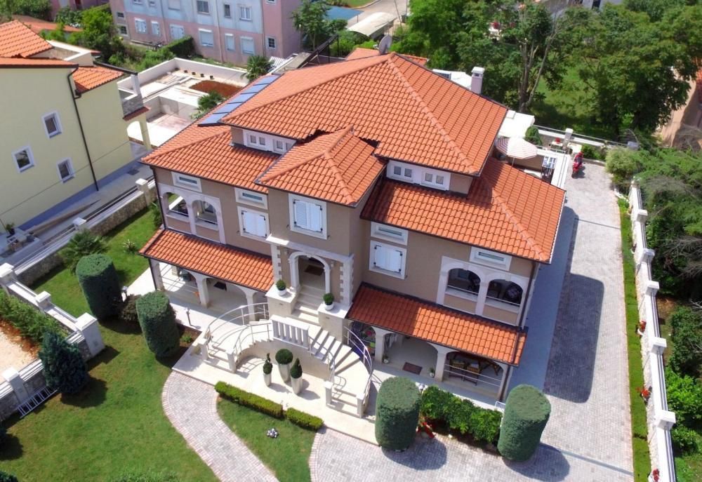 Hotel en Funtana, Croacia, 535 m² - imagen 1