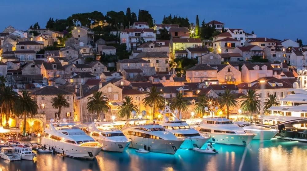 Hotel Starigrad, Croacia, 462 m² - imagen 1