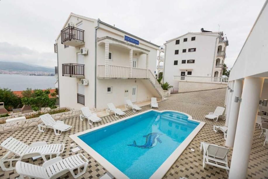 Hotel en Ciovo, Croacia, 327 m² - imagen 1