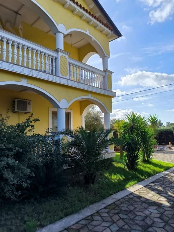 Hôtel à Umag, Croatie, 225 m² - image 1