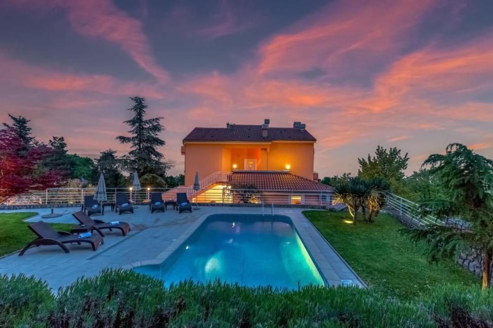 Hotel en Lovran, Croacia, 700 m² - imagen 1