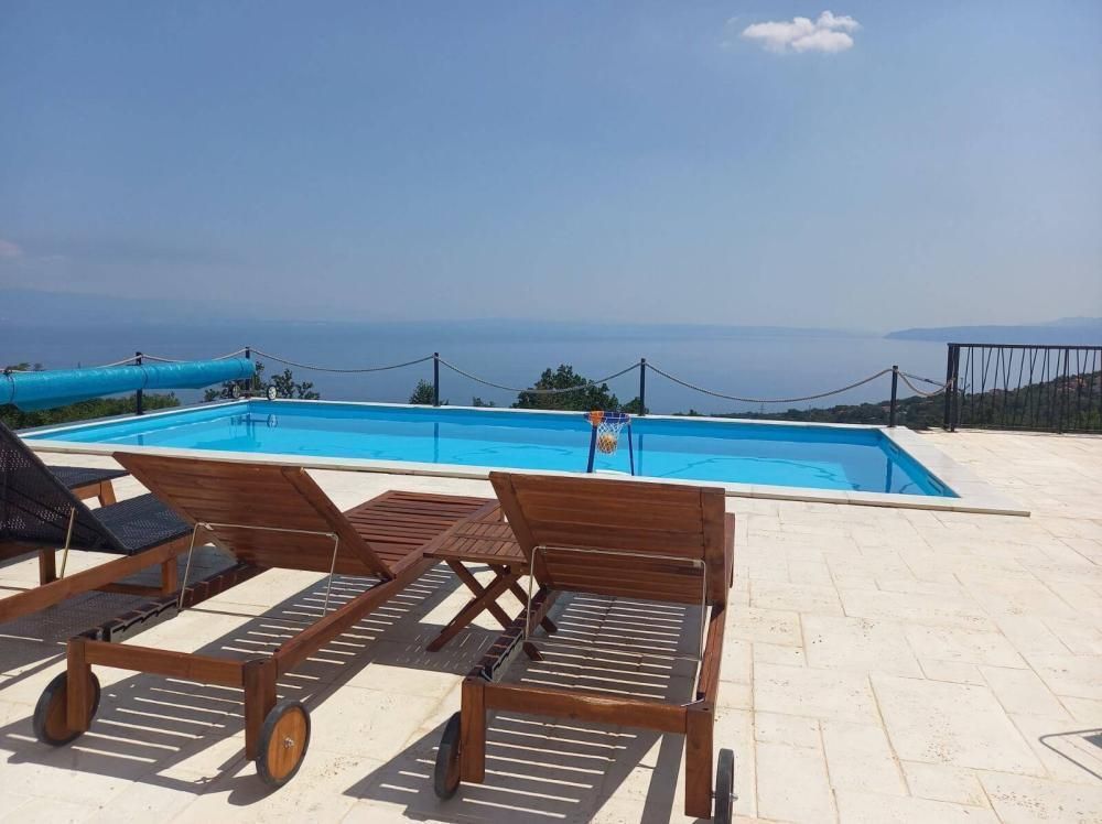 Hôtel à Opatija, Croatie, 9 000 m² - image 1