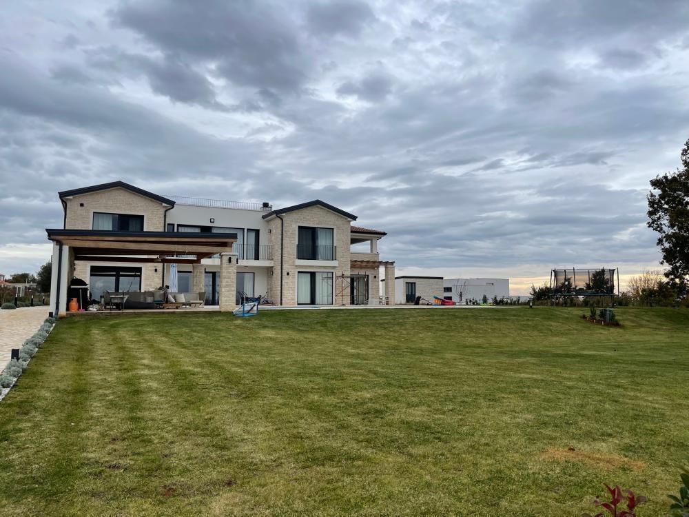 Villa à Poreč, Croatie, 500 m² - image 1